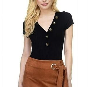 Derek Heart - Black Buttoned Short Sleeves Bodysuit